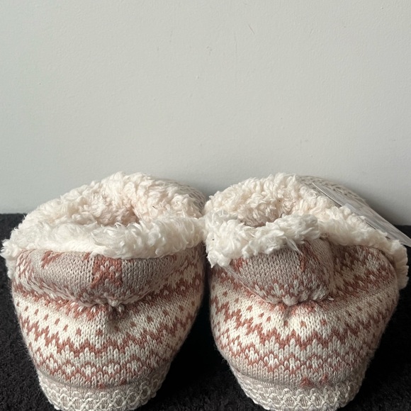 Muk Luks Womens Slippers - Size M 7-8 - Picture 2 of 8